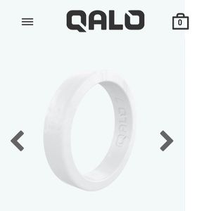 Qalo Women’s Stackable Pearl Smooth Ring Size 6